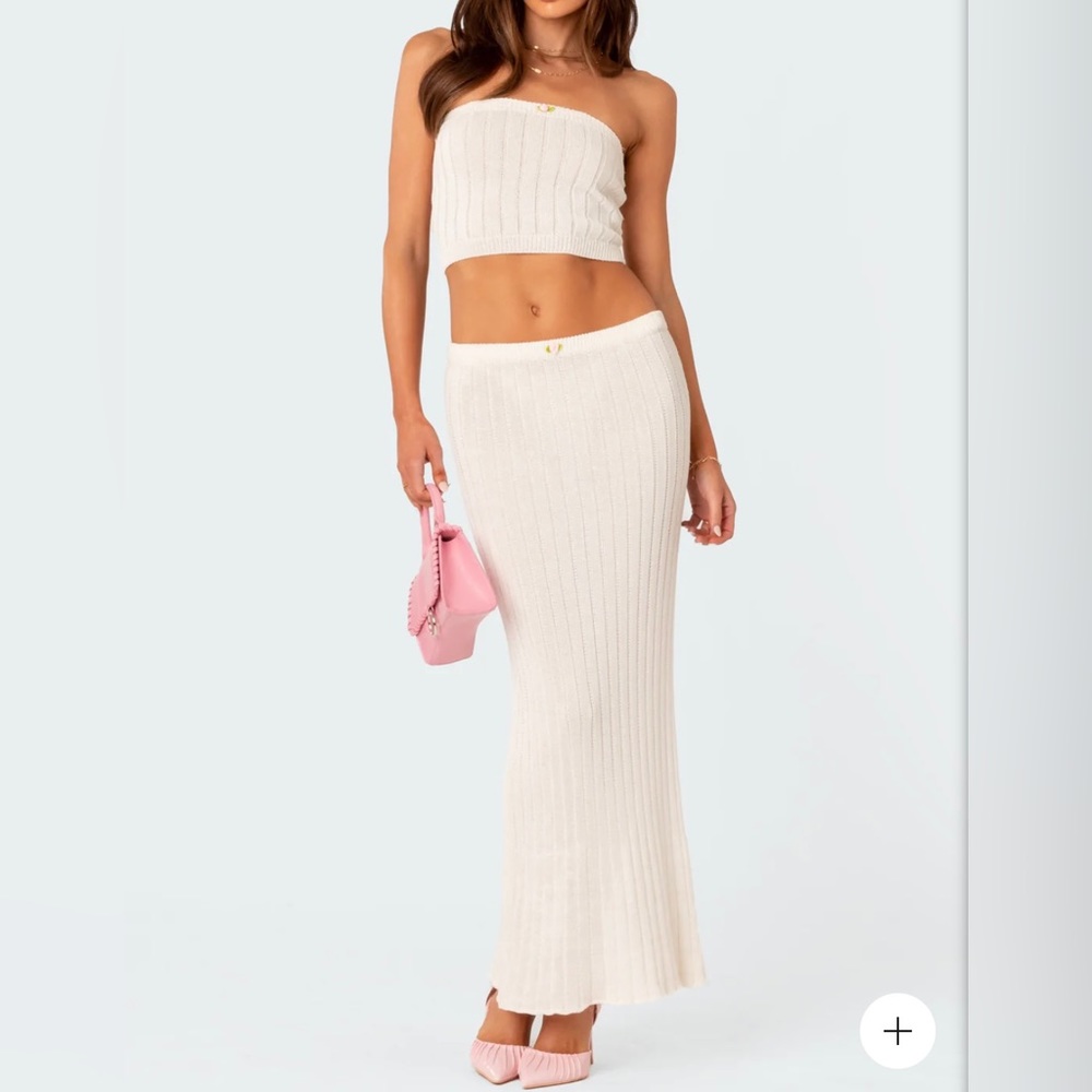 Two piece rosebud knit set